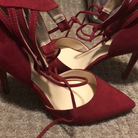 NWOT burgundy pumps Perfect condition - Picture 2 of 8
